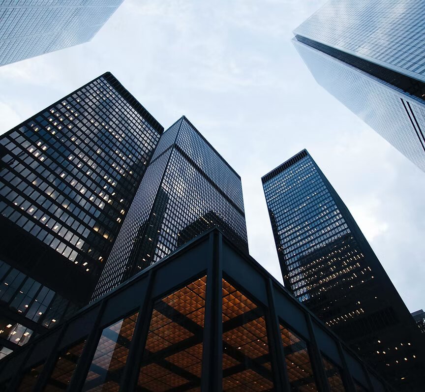 Biurai, kuriuose dirba e-komercijos specialistai.